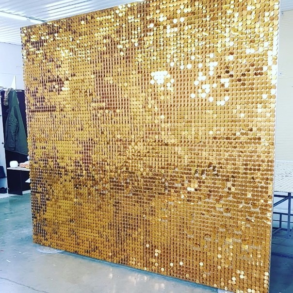 Стена из золотых пайеток 2.4х1.2м — 2