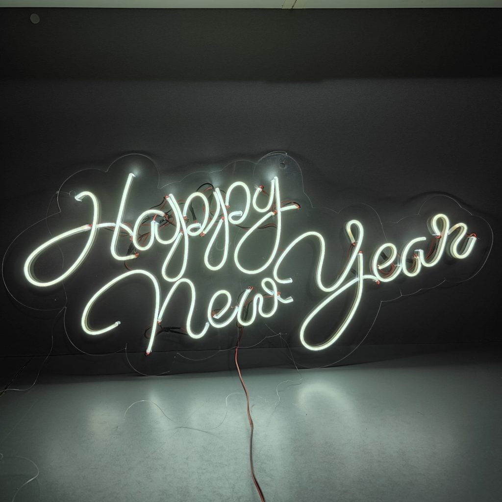 Неоновая надпись «Happy New Year» — 2