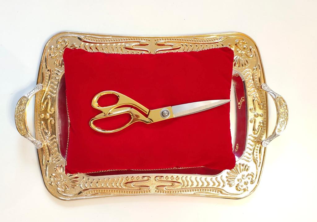 Gold scissors — 2